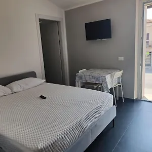 https://studio-flat-verona-1.hotelinveneto.com
